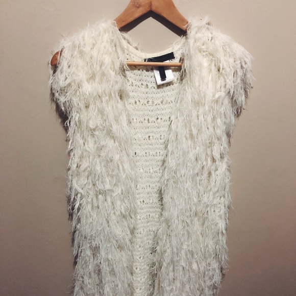 Long fur vest - Picture 3 of 3